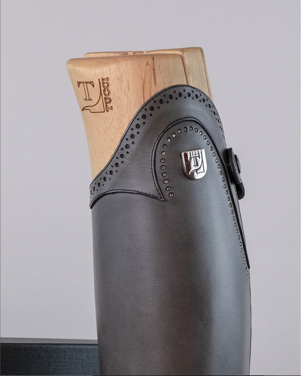 Step into Elegance: Tucci Boots for the Modern Equestrian