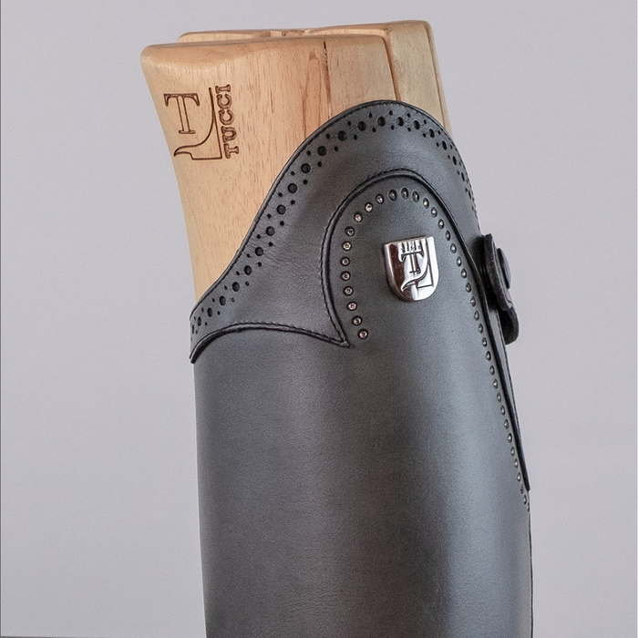 Step into Elegance: Tucci Boots for the Modern Equestrian
