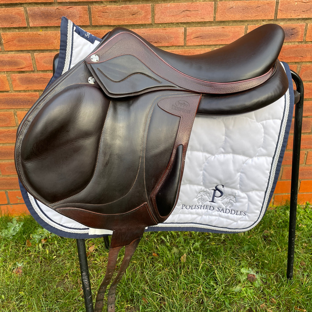 Selle Devoucoux Korrika M 17 - cuir noir - Très bon état - Sport & Plein air Selle Devoucoux Korrika M 17 - cuir noir - Très bon état - Sport & Plein air