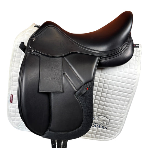 Equipe Bocelli Largo Dressage Saddle in black leather with interchangeable knee blocks and flocked panels