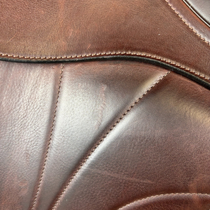 Equipe Oracle Special Monoflap Dressage Saddle 2022