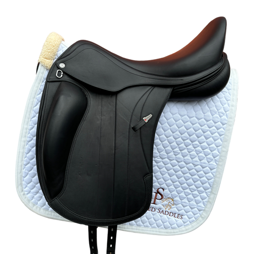 Equipe Viktoria Dressage saddle in black leather