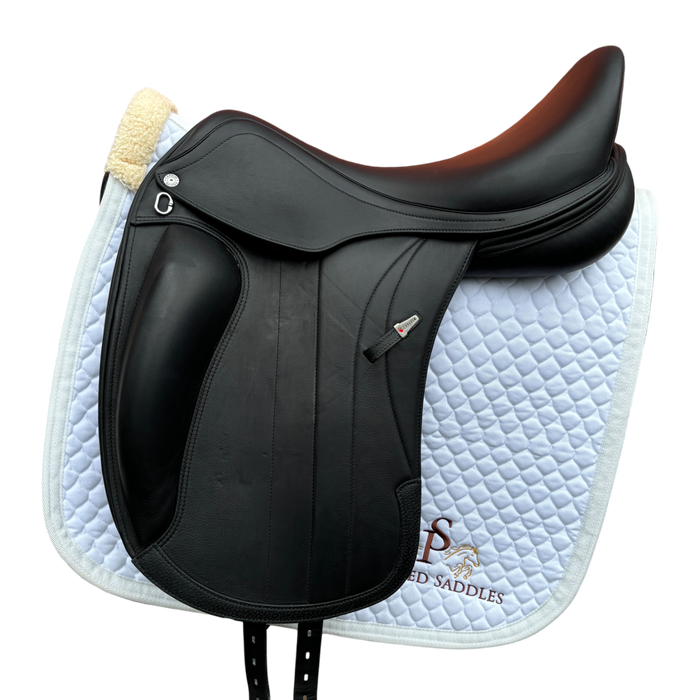 Equipe Viktoria Dressage saddle in black leather