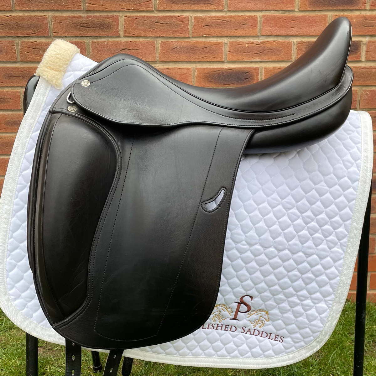 Equipe Olympia Special Dressage Saddle - Size 17.5